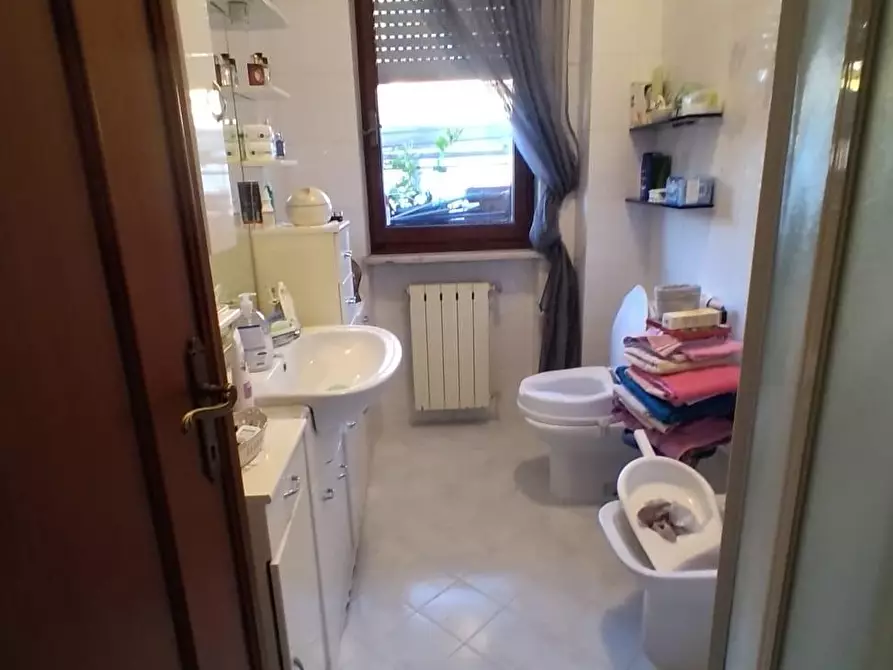 Immagine 11 di Appartamento in vendita  a Carrara