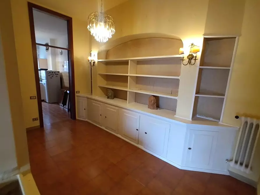 Immagine 3 di Appartamento in vendita  a Carrara