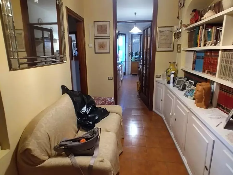 Immagine 2 di Appartamento in vendita  a Carrara