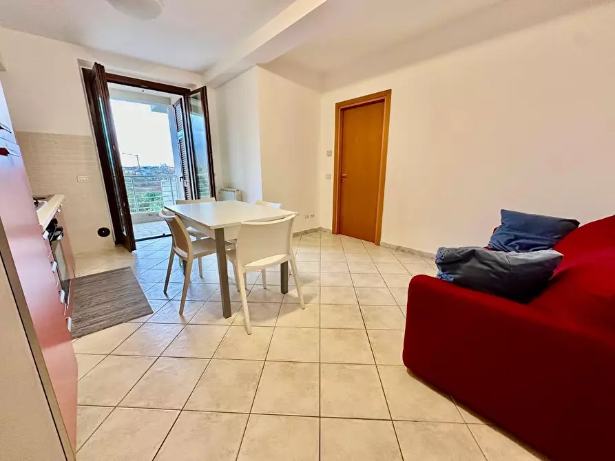 Immagine 2 di Appartamento in vendita  a Carrara