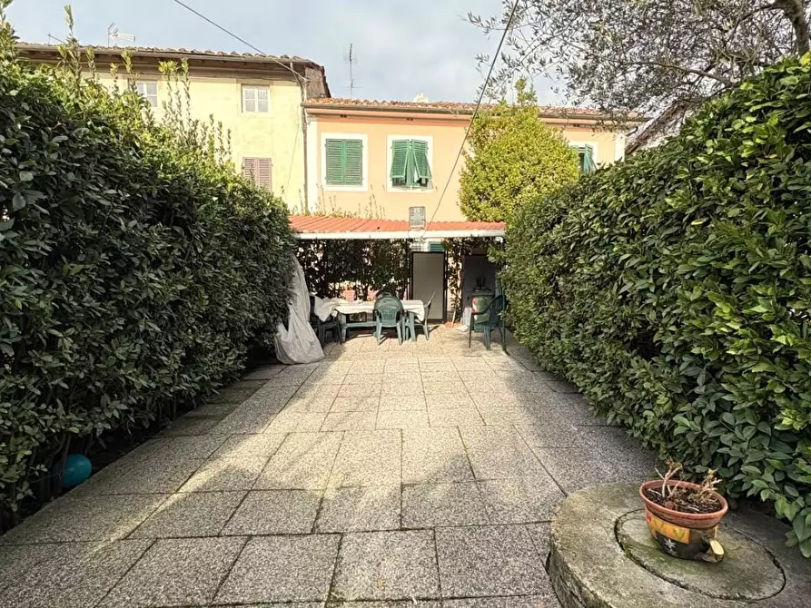 Immagine 18 di Terratetto in vendita  a Lucca