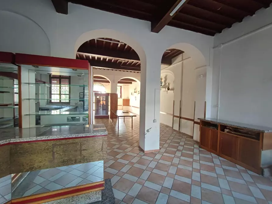 Immagine 1 di Locale commerciale in affitto  a Capannoli