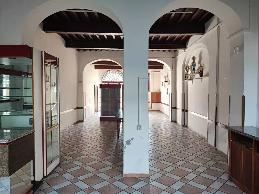 Immagine 15 di Locale commerciale in affitto  a Capannoli