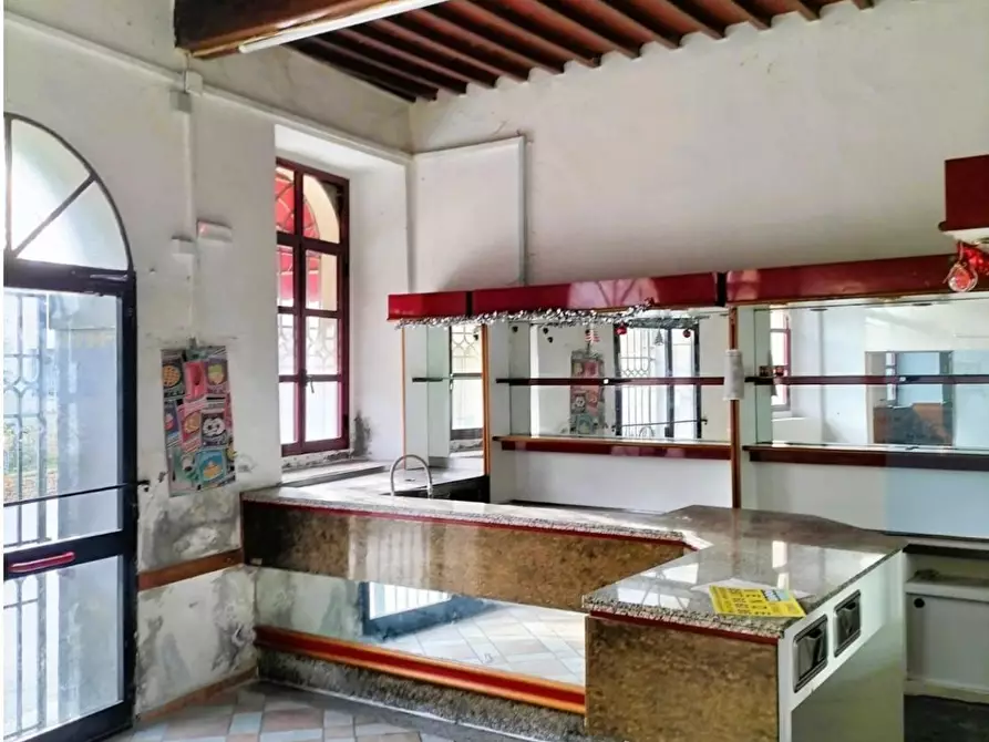 Immagine 8 di Locale commerciale in affitto  a Capannoli