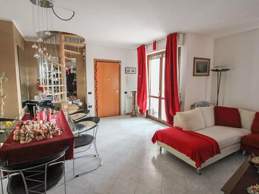 Immagine 6 di Appartamento in vendita  a Cascina