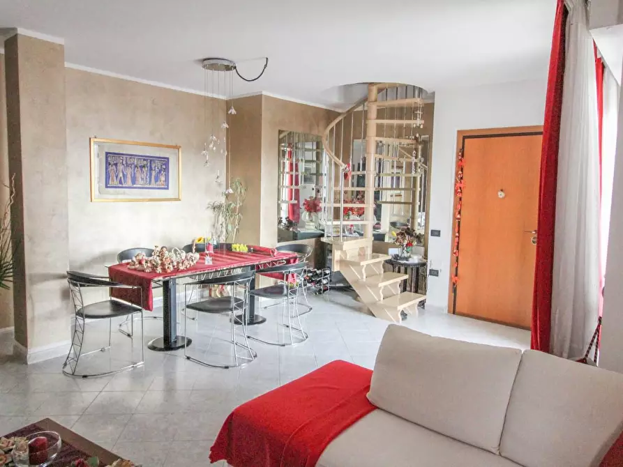 Immagine 2 di Appartamento in vendita  a Cascina