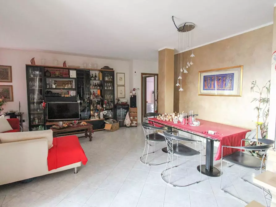 Immagine 3 di Appartamento in vendita  a Cascina