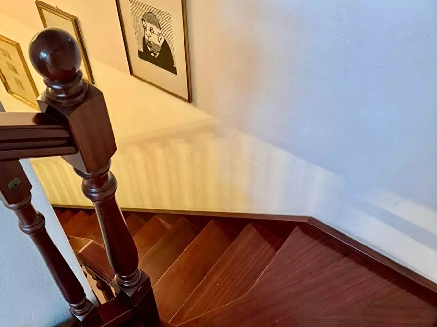 Immagine 12 di Appartamento in vendita  a Carrara