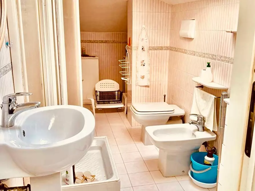 Immagine 16 di Appartamento in vendita  a Carrara