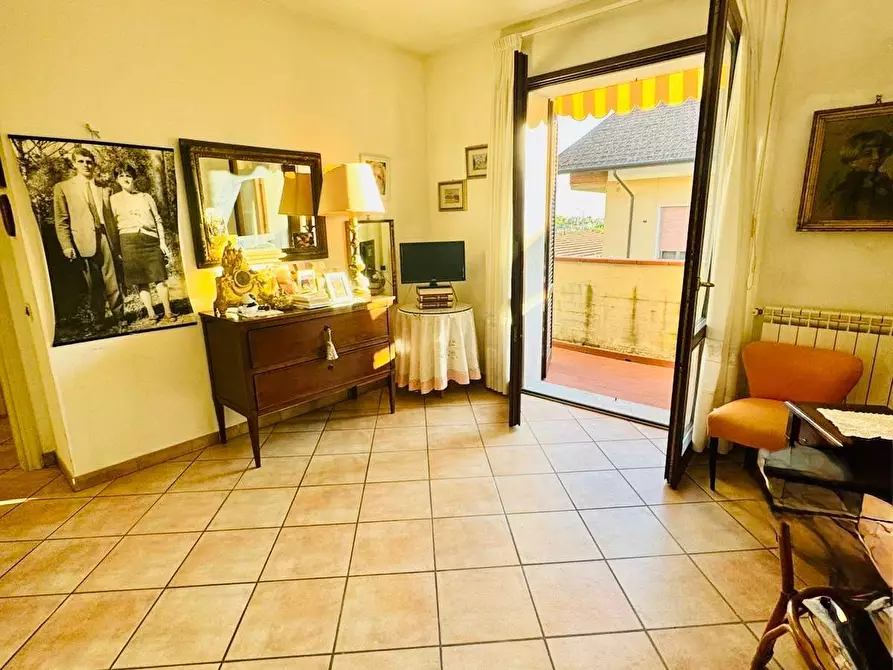 Immagine 4 di Appartamento in vendita  a Carrara