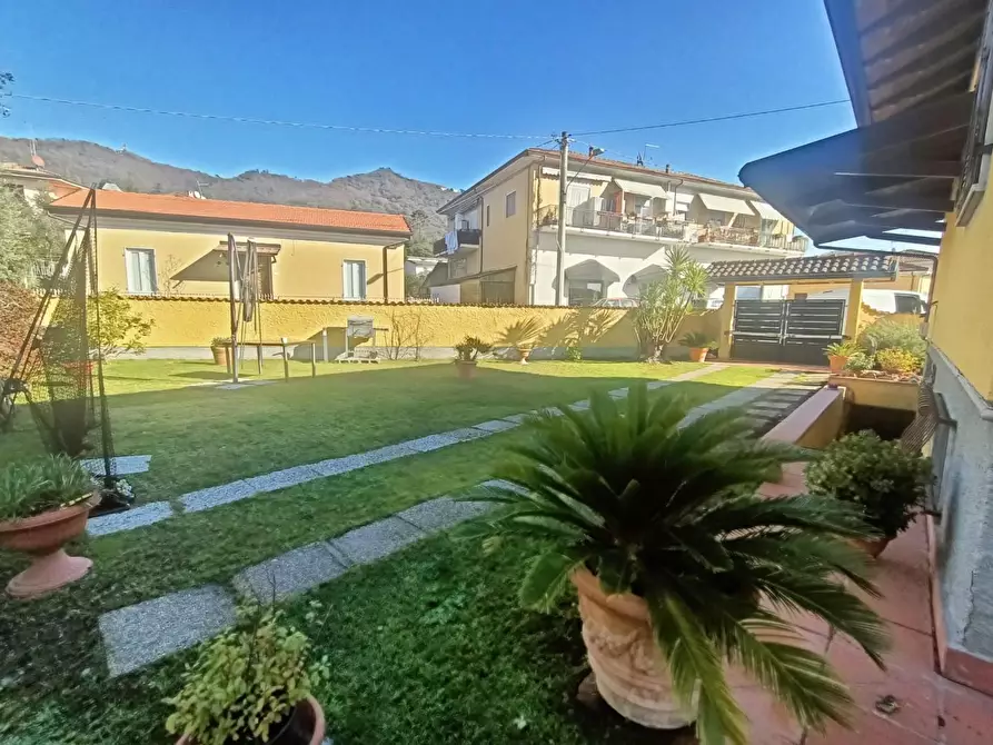 Immagine 13 di Casa bifamiliare in vendita  a Carrara