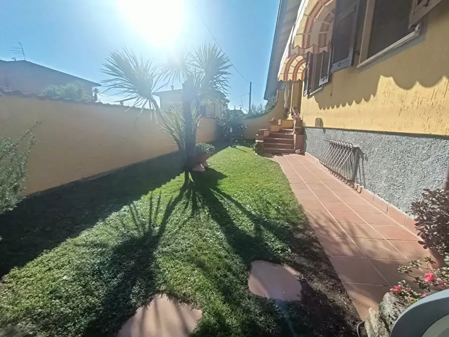 Immagine 7 di Casa bifamiliare in vendita  a Carrara