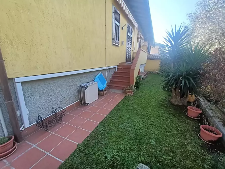 Immagine 14 di Casa bifamiliare in vendita  a Carrara
