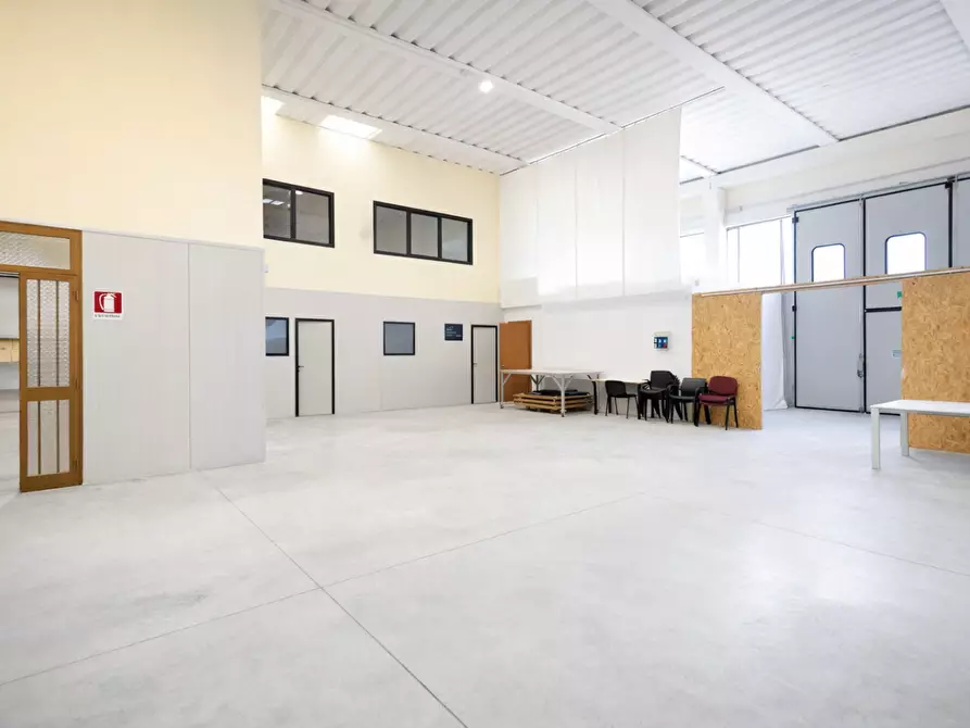 Immagine 9 di Attività artigianale in vendita  a Vicopisano