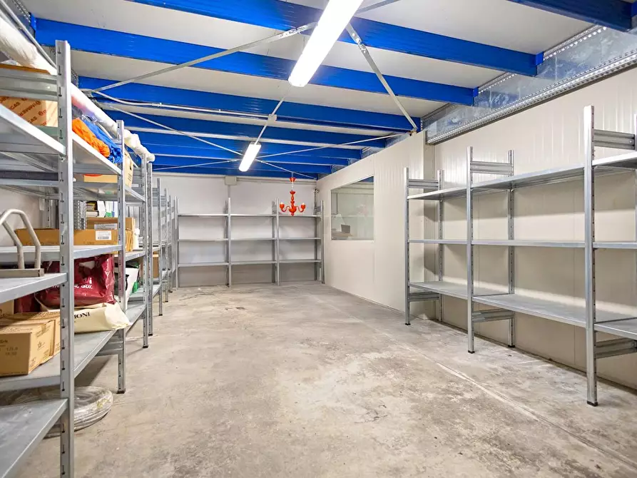 Immagine 13 di Attività artigianale in vendita  a Vicopisano