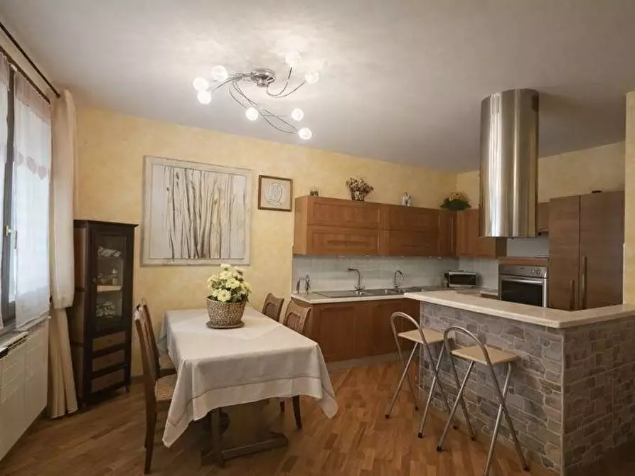 Immagine 1 di Appartamento in vendita  a Pontedera