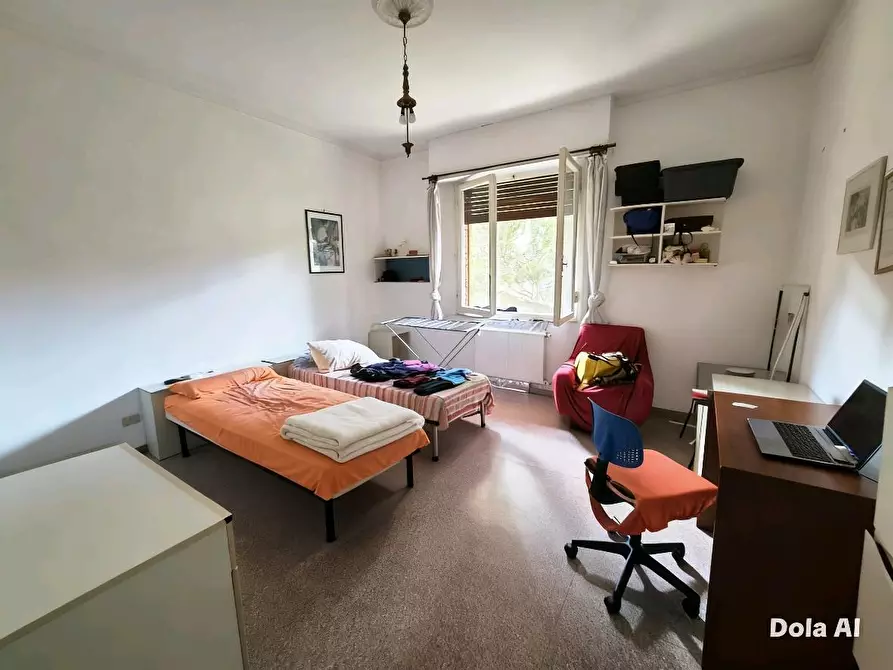 Immagine 17 di Appartamento in vendita  a Siena