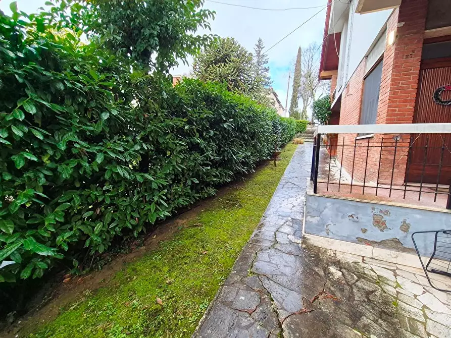 Immagine 6 di Appartamento in vendita  a Siena