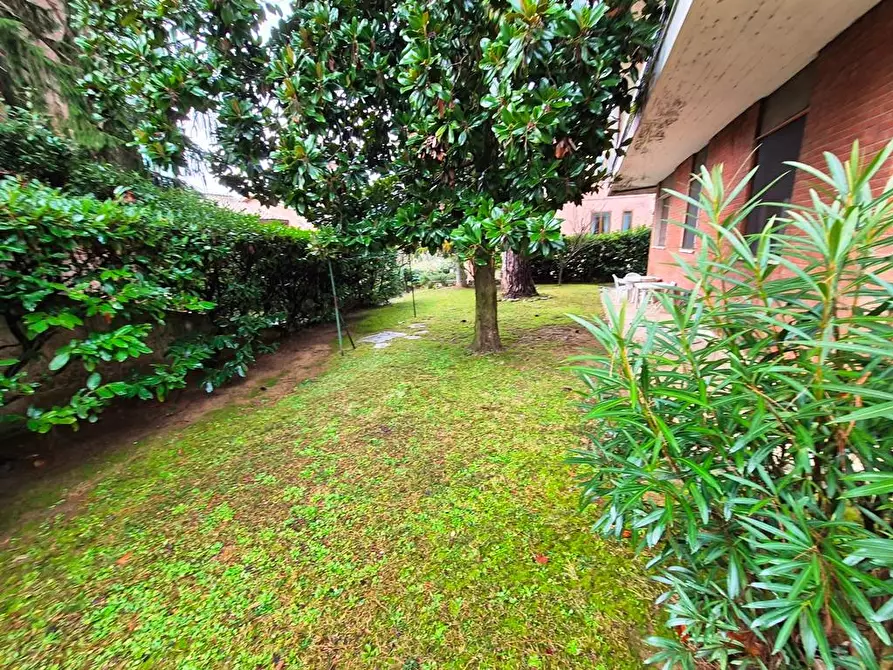 Immagine 4 di Appartamento in vendita  a Siena