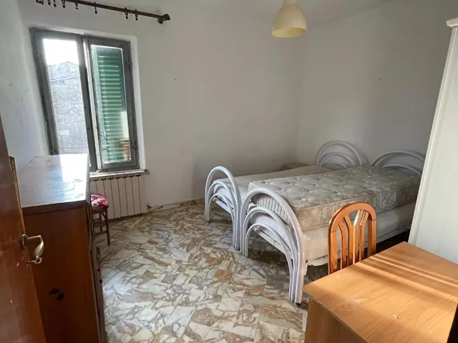 Immagine 2 di Appartamento in vendita  a Siena