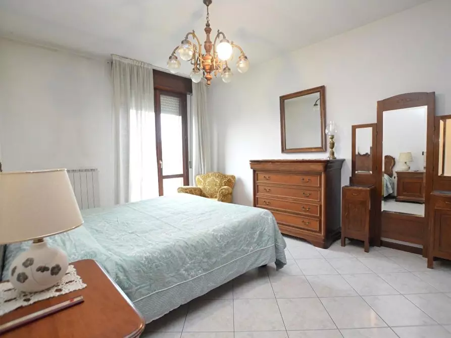 Immagine 10 di Appartamento in vendita  a Capannori