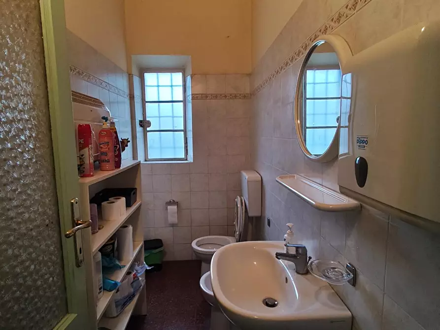 Immagine 6 di Casa indipendente in vendita  a Lucca