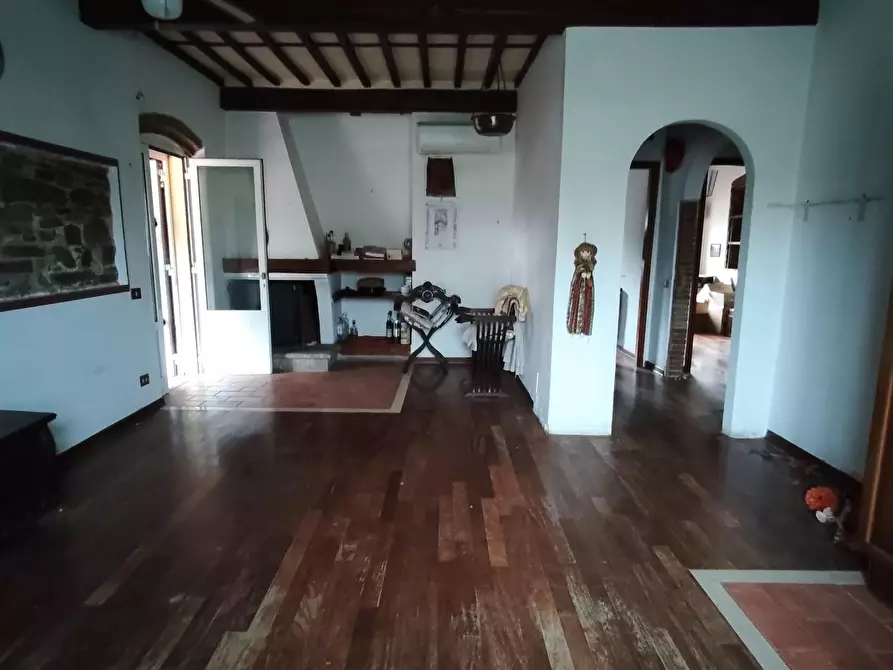 Immagine 19 di Casa indipendente in vendita  a Lucca