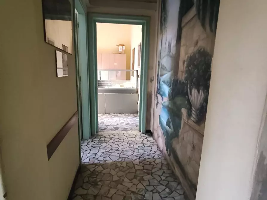 Immagine 13 di Casa indipendente in vendita  a Lucca