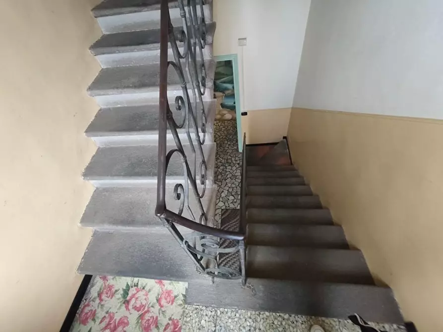 Immagine 8 di Casa indipendente in vendita  a Lucca