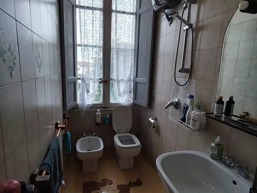 Immagine 34 di Casa indipendente in vendita  a Lucca