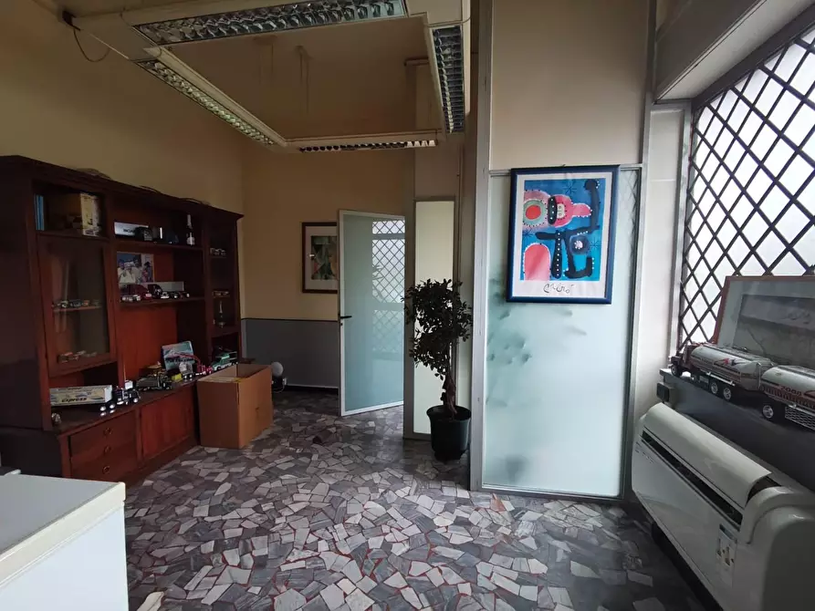 Immagine 11 di Casa indipendente in vendita  a Lucca