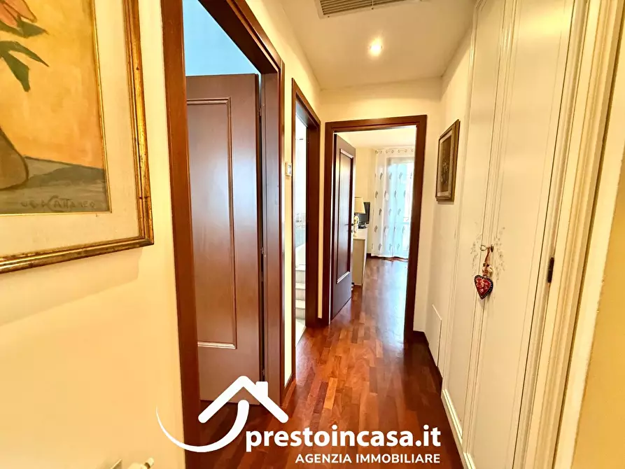 Immagine 21 di Villetta a schiera in vendita  a Forte Dei Marmi