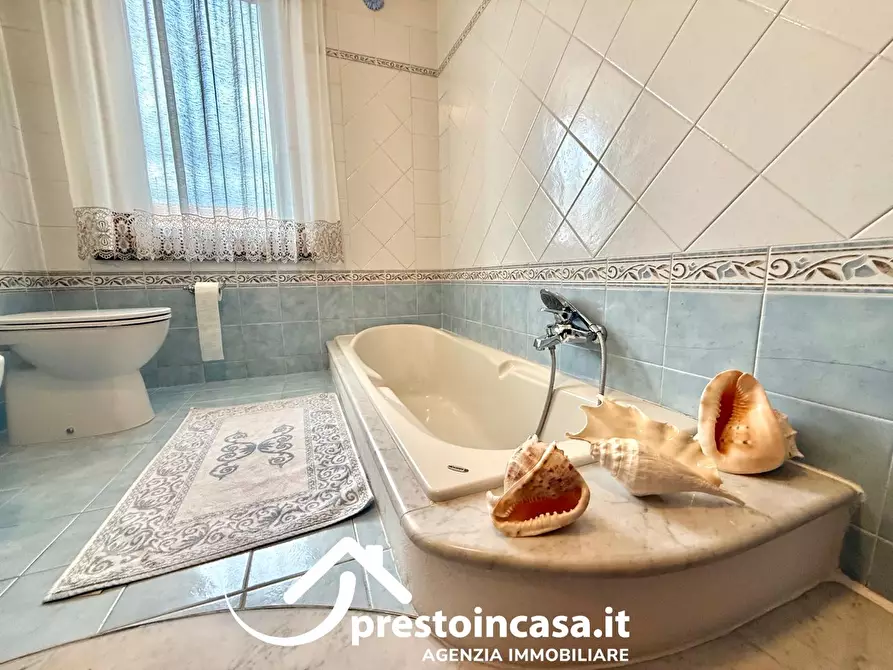 Immagine 36 di Villetta a schiera in vendita  a Forte Dei Marmi