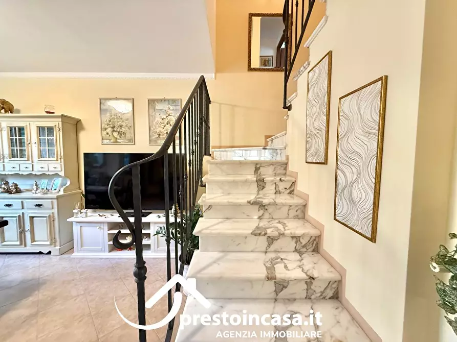 Immagine 17 di Villetta a schiera in vendita  a Forte Dei Marmi