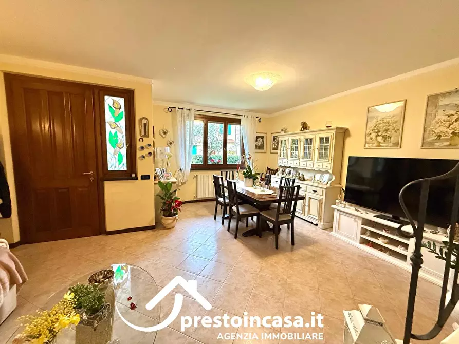 Immagine 8 di Villetta a schiera in vendita  a Forte Dei Marmi