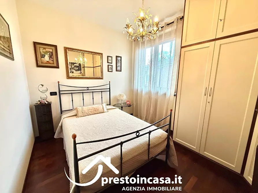 Immagine 30 di Villetta a schiera in vendita  a Forte Dei Marmi