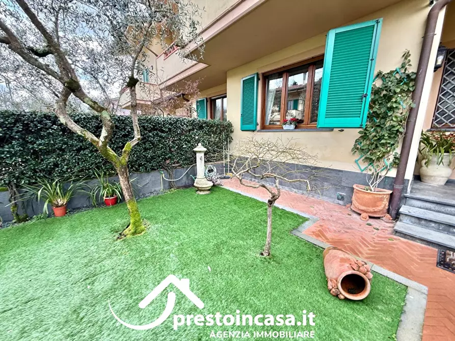 Immagine 43 di Villetta a schiera in vendita  a Forte Dei Marmi