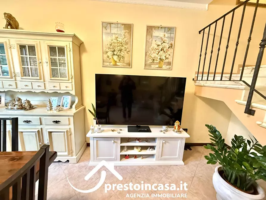 Immagine 4 di Villetta a schiera in vendita  a Forte Dei Marmi