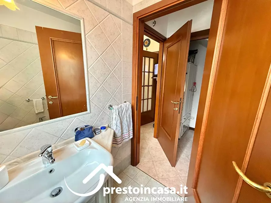 Immagine 40 di Villetta a schiera in vendita  a Forte Dei Marmi