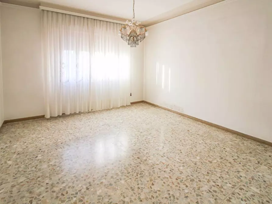 Immagine 10 di Villa in vendita  a Cascina