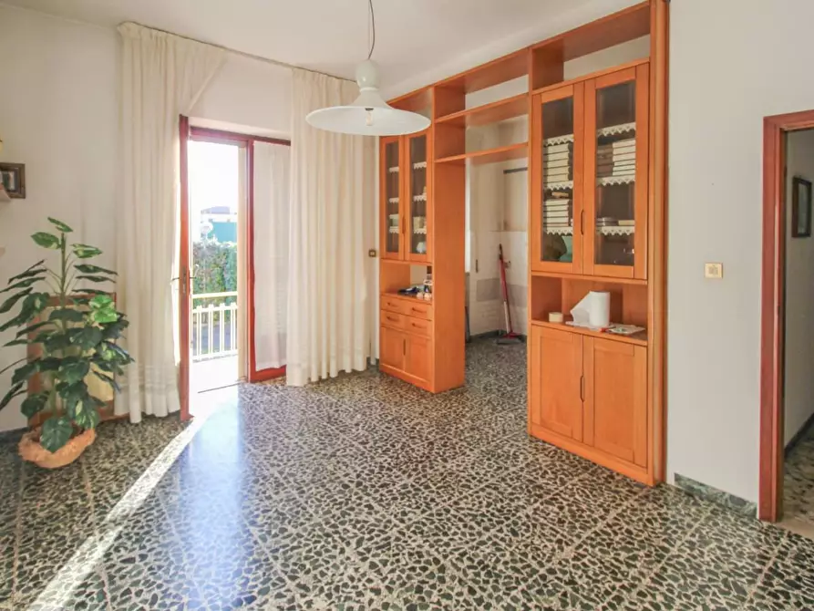 Immagine 1 di Villa in vendita  a Cascina