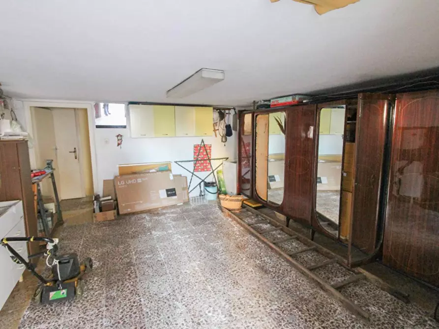 Immagine 26 di Villa in vendita  a Cascina