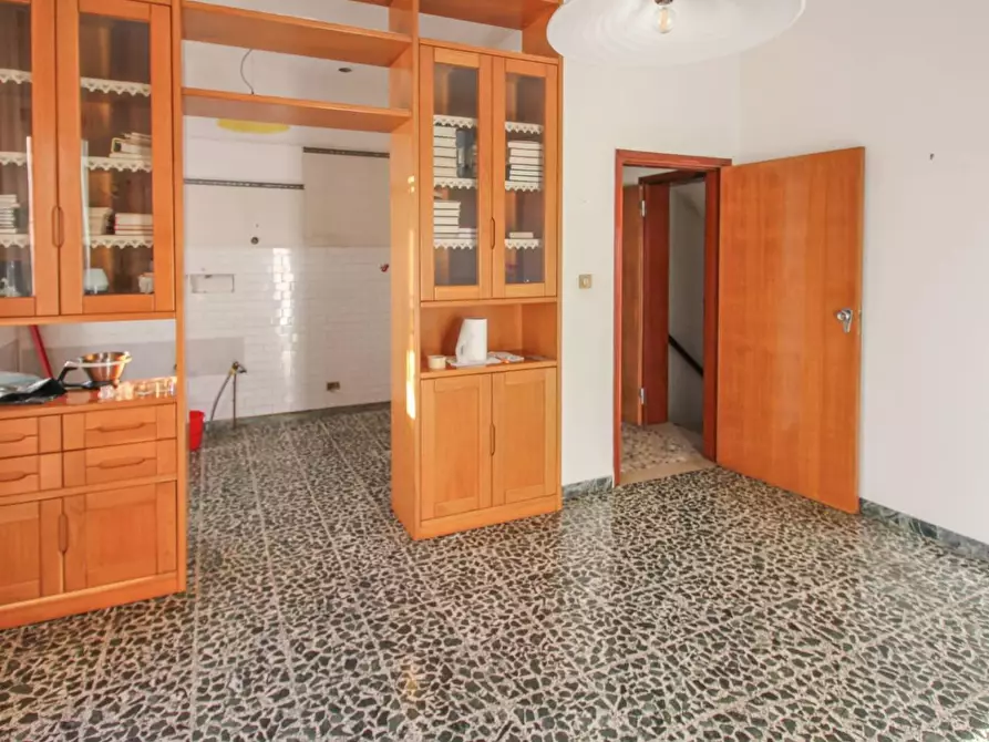 Immagine 3 di Villa in vendita  a Cascina