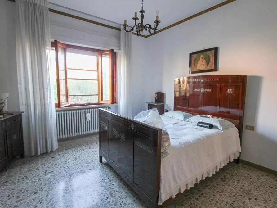 Immagine 19 di Villa in vendita  a Cascina