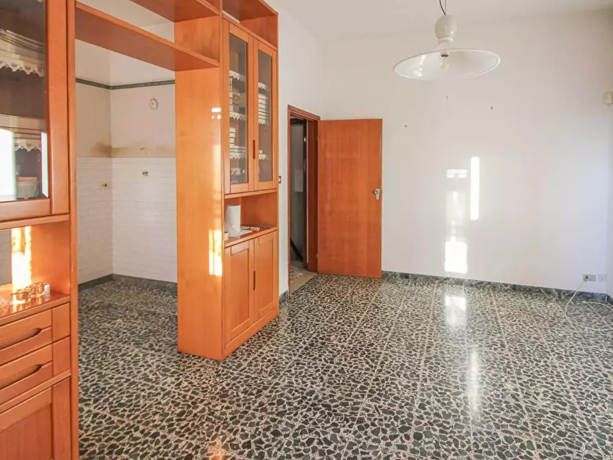 Immagine 4 di Villa in vendita  a Cascina