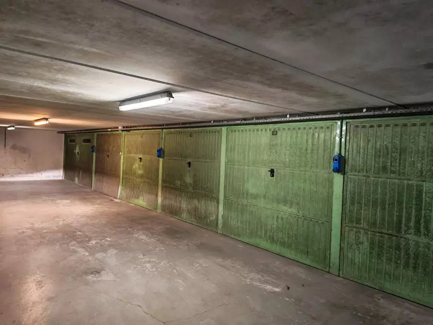 Immagine 1 di Garage in vendita  a Chiavari