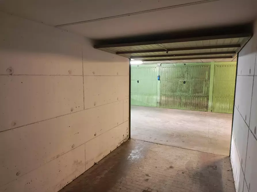Immagine 10 di Garage in vendita  a Chiavari