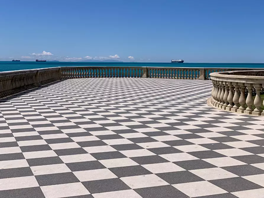 Immagine 10 di Appartamento in vendita  a Livorno