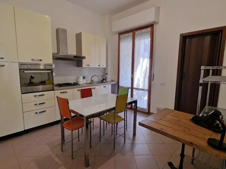 Immagine 6 di Appartamento in vendita  a Viareggio