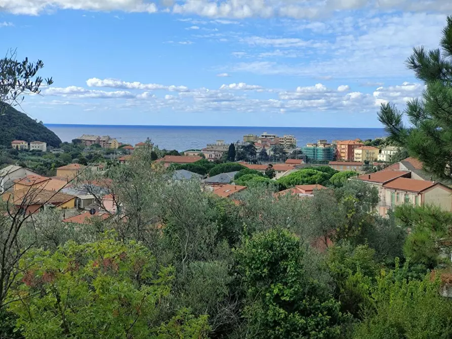 Immagine 1 di Terreno residenziale in vendita  a Deiva Marina